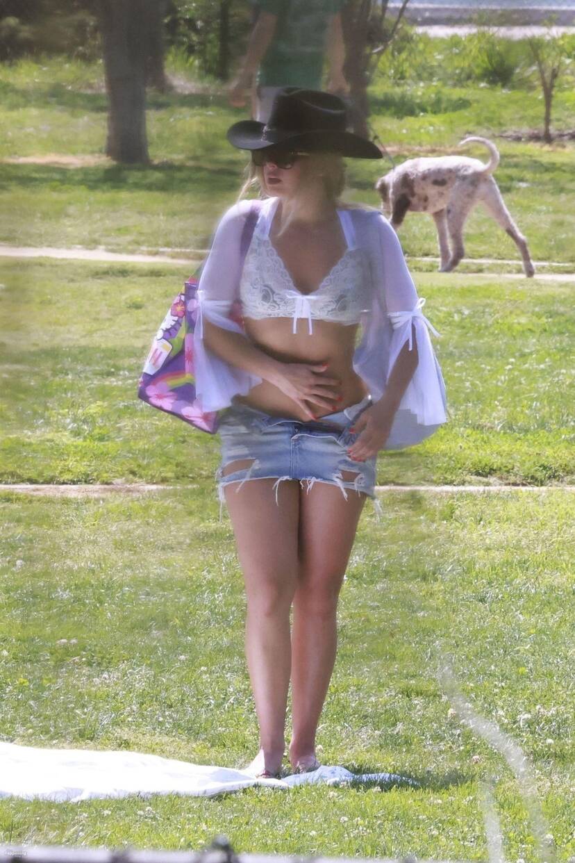 Addison Rae Bikini 1