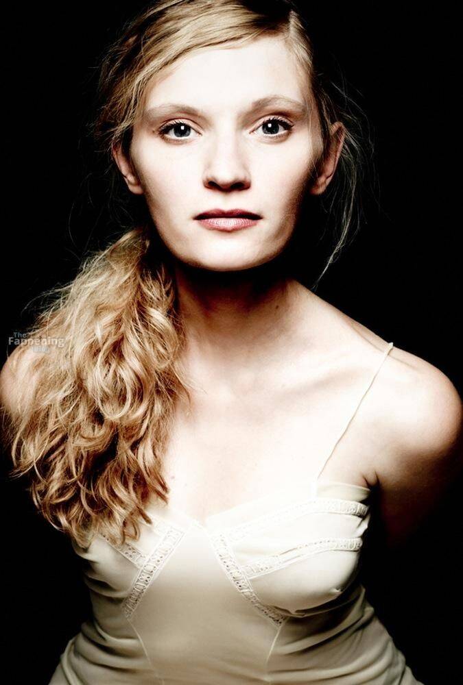 Agata Buzek Sexy 1