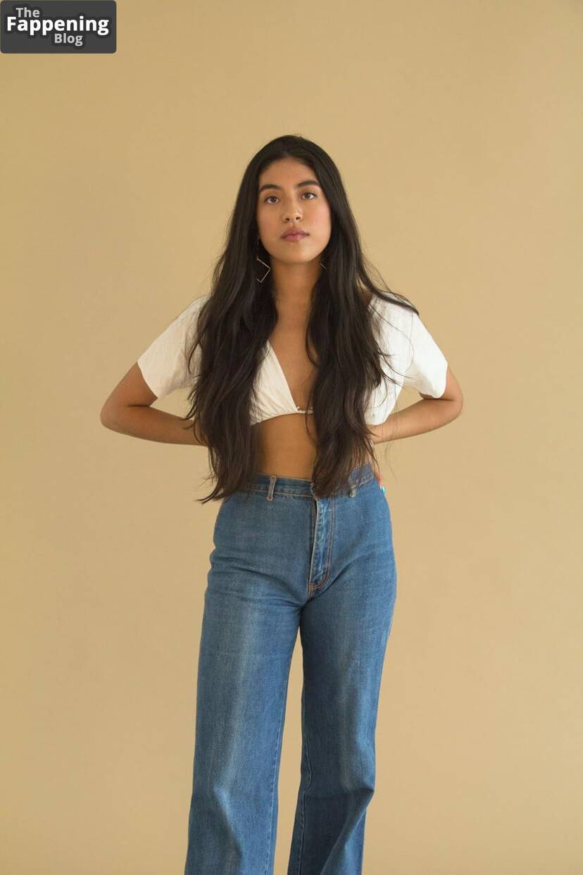 Aminah Nieves Sexy 1