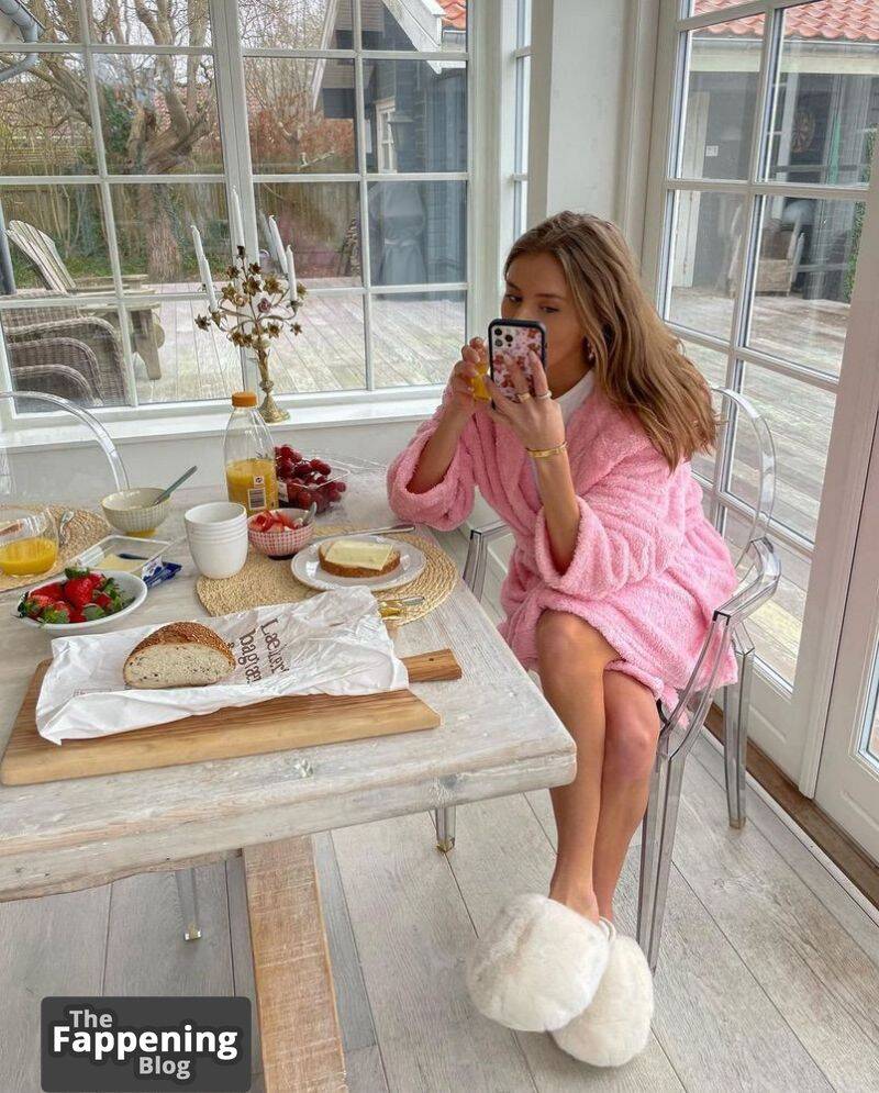 Anna Astrup Sexy 1