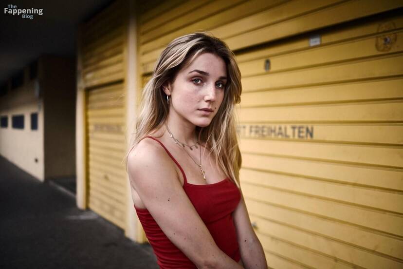 Antonia Lingemann Sexy 1