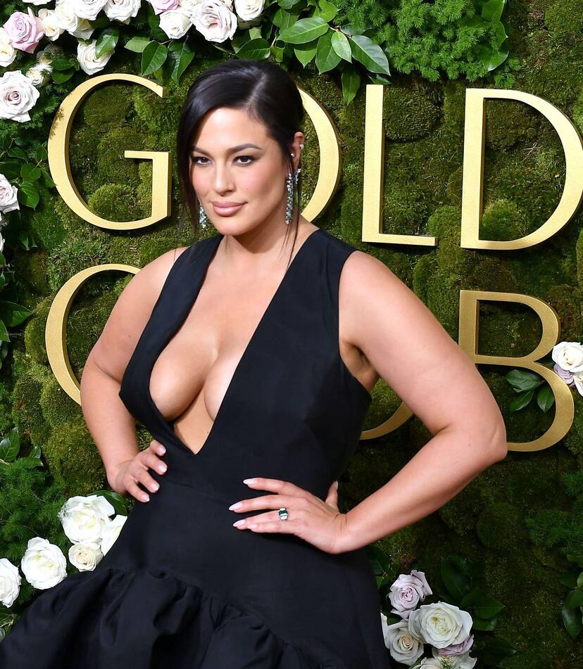 Ashley Graham Cleavage 1