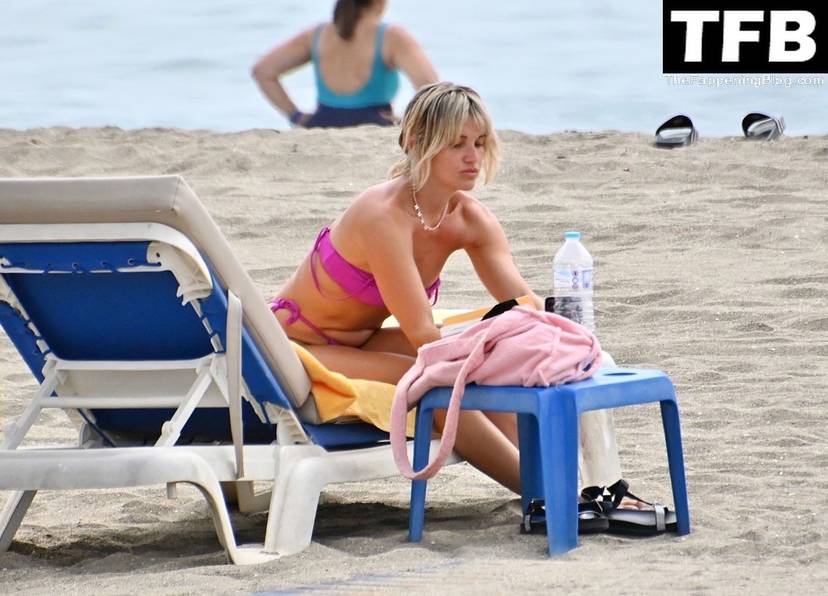 Ashley Roberts on Beach 26