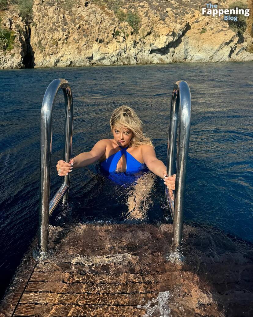 Bebe Rexha Sexy 1