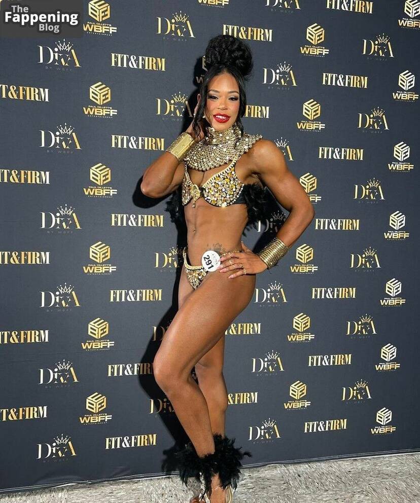 Bianca Belair Sexy 1