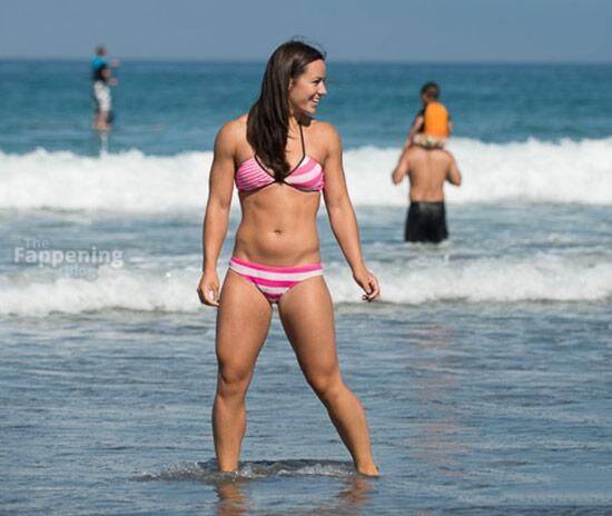 Camille Leblanc-Bazinet Sexy 1