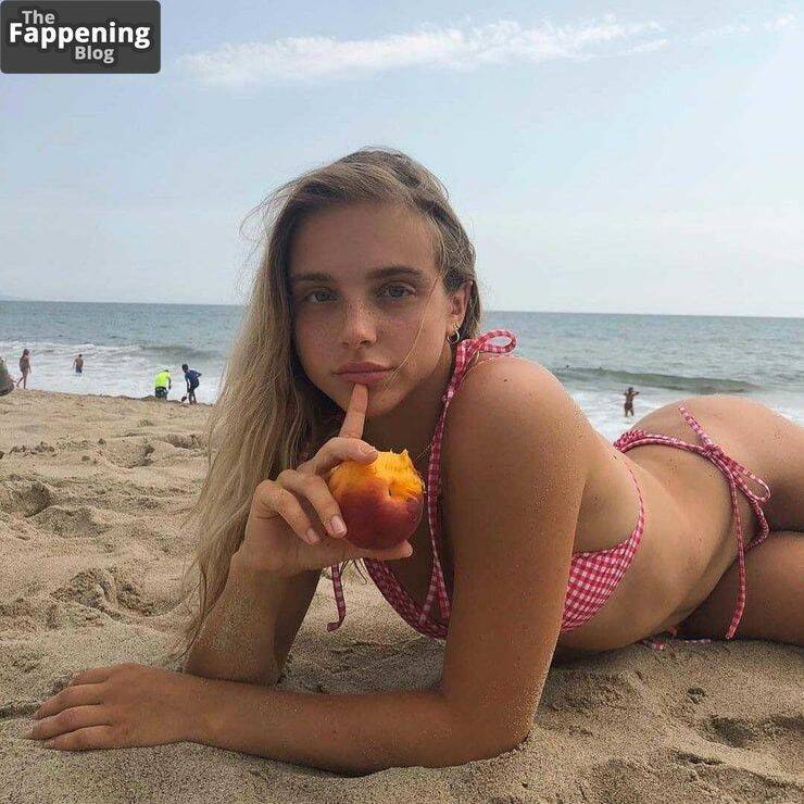 Casimere Jollette Sexy 1