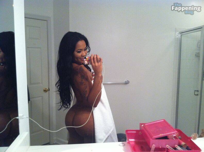 Chandra Davis Nude Sexy 1