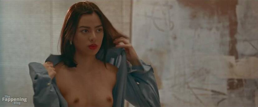 Denise Esteban Nude 1