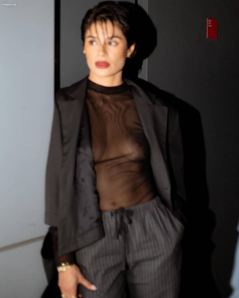 Diane Guerrero Nude Tits 1