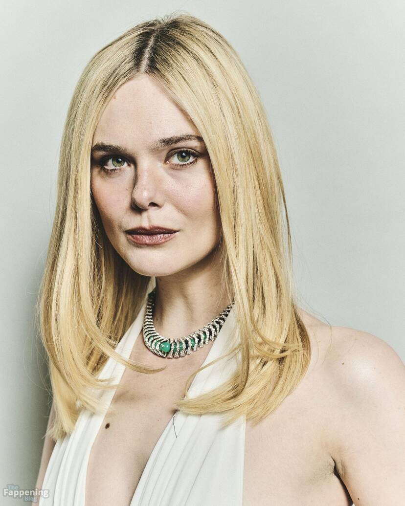Elle Fanning Sexy 1