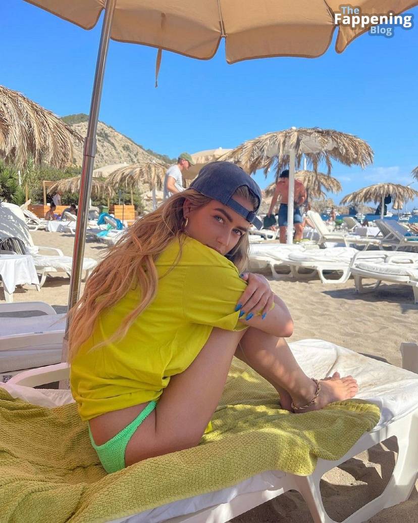 Emili Sindlev Sexy 1