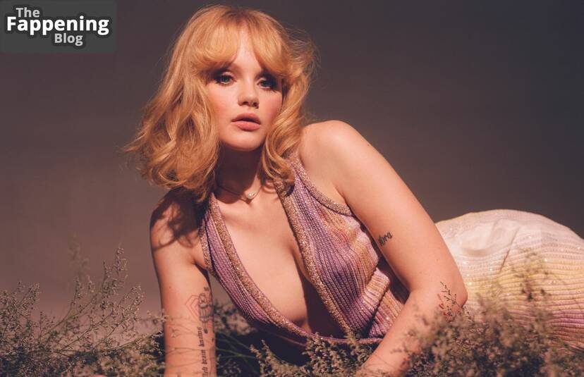 emma laird Naked Sexy 1