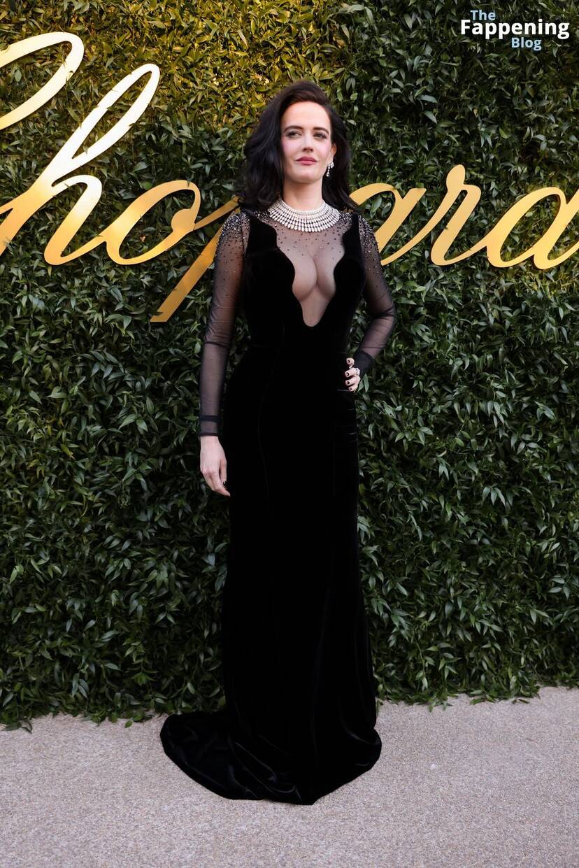 Eva Green Sexy Tits 1