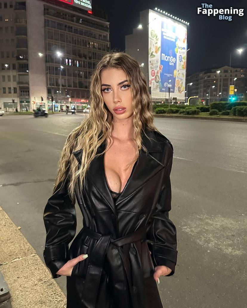 Eva Menta Sexy 1