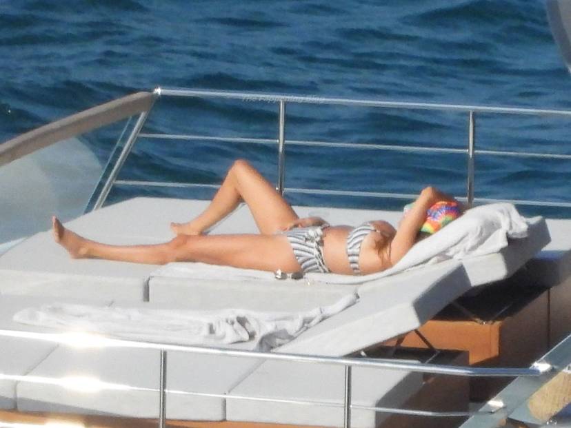 Francesca Sofia Novello Sexy 1