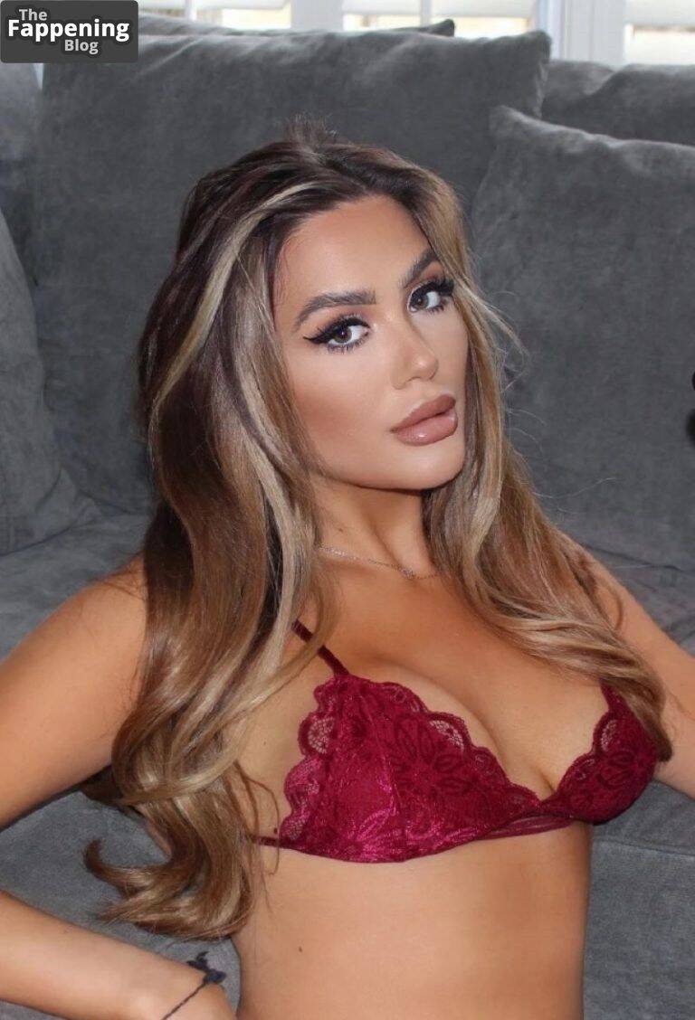 Frankie Sims Sexy 1