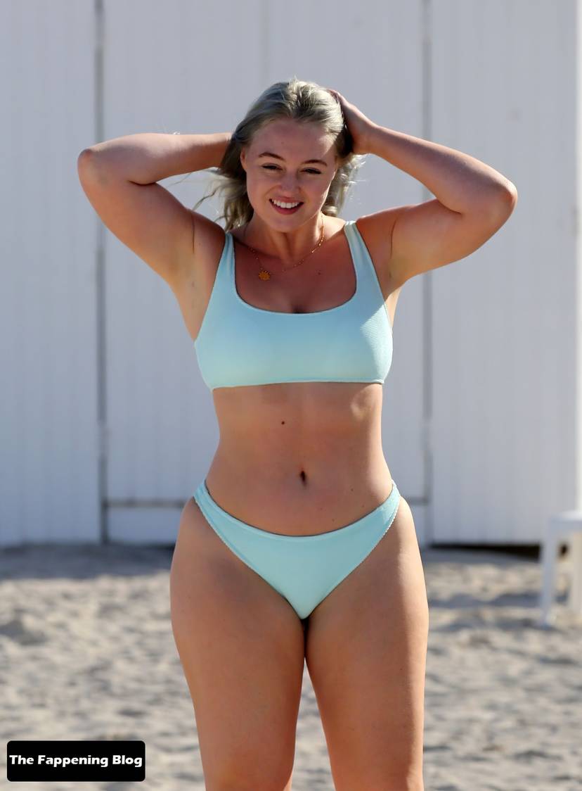 Iskra Lawrence Nude Sexy 24