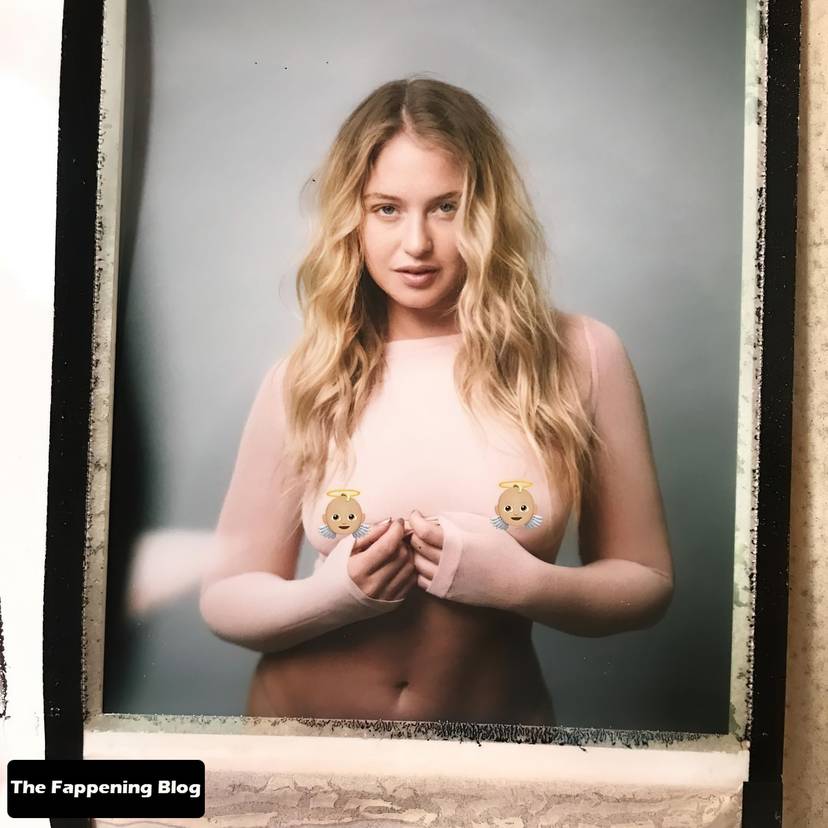 Iskra Lawrence Nude Sexy 35