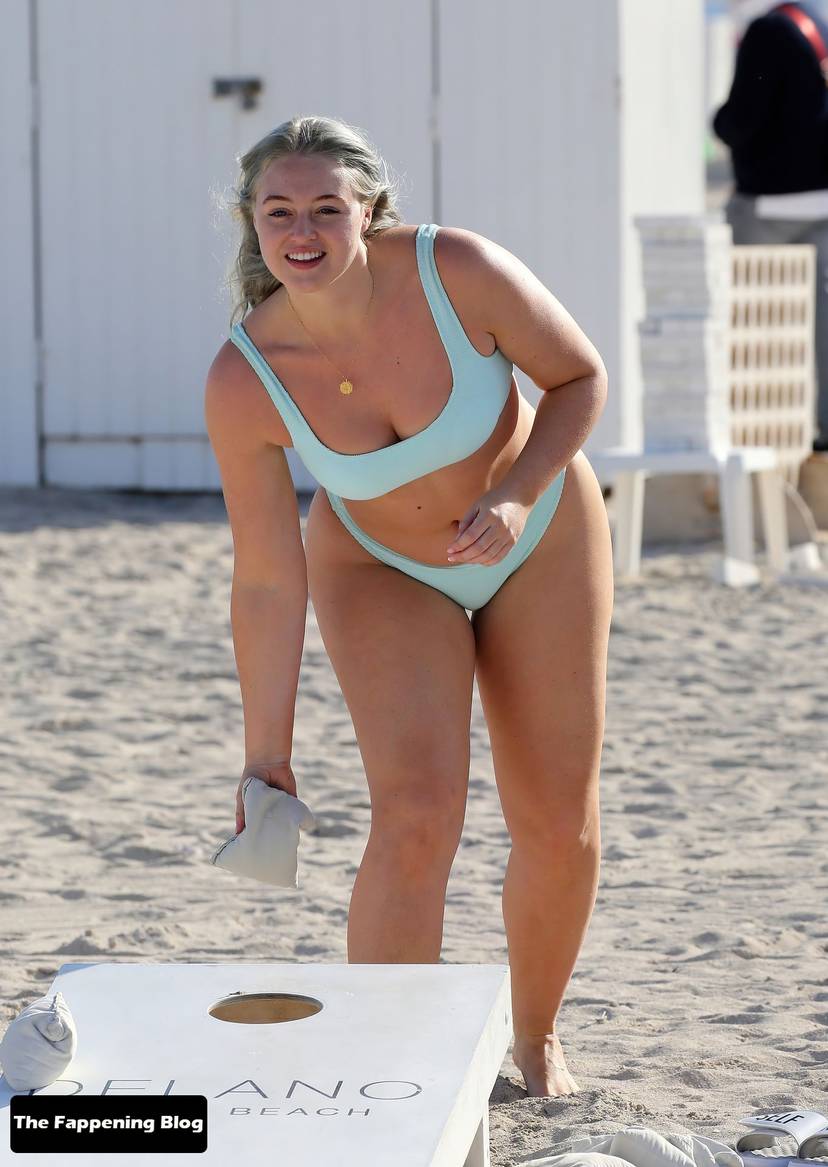 Iskra Lawrence Nude Sexy 37