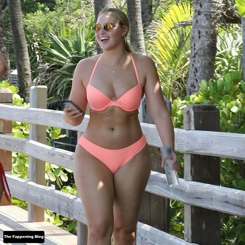 Iskra Lawrence Nude Sexy 100