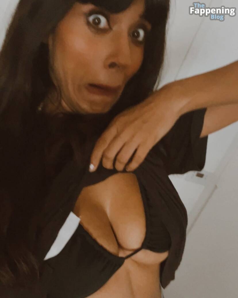 Jameela Jamil Sexy 1