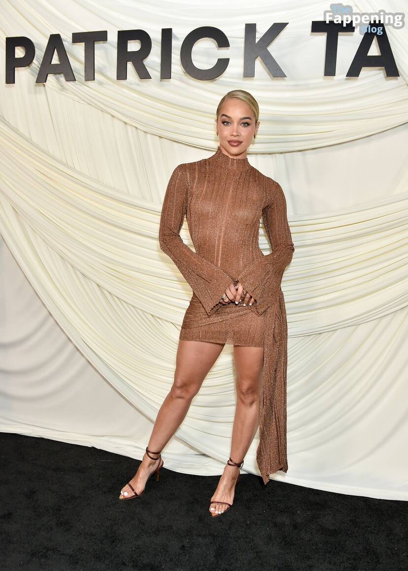 Jasmine Sanders Sexy Legs 1