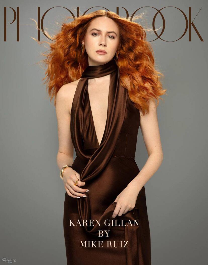 Karen Gillan Sexy 1