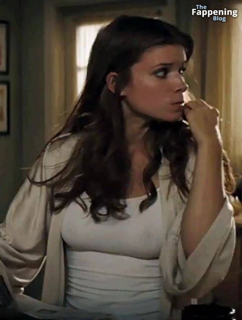 Kate Mara Nip Slip 1
