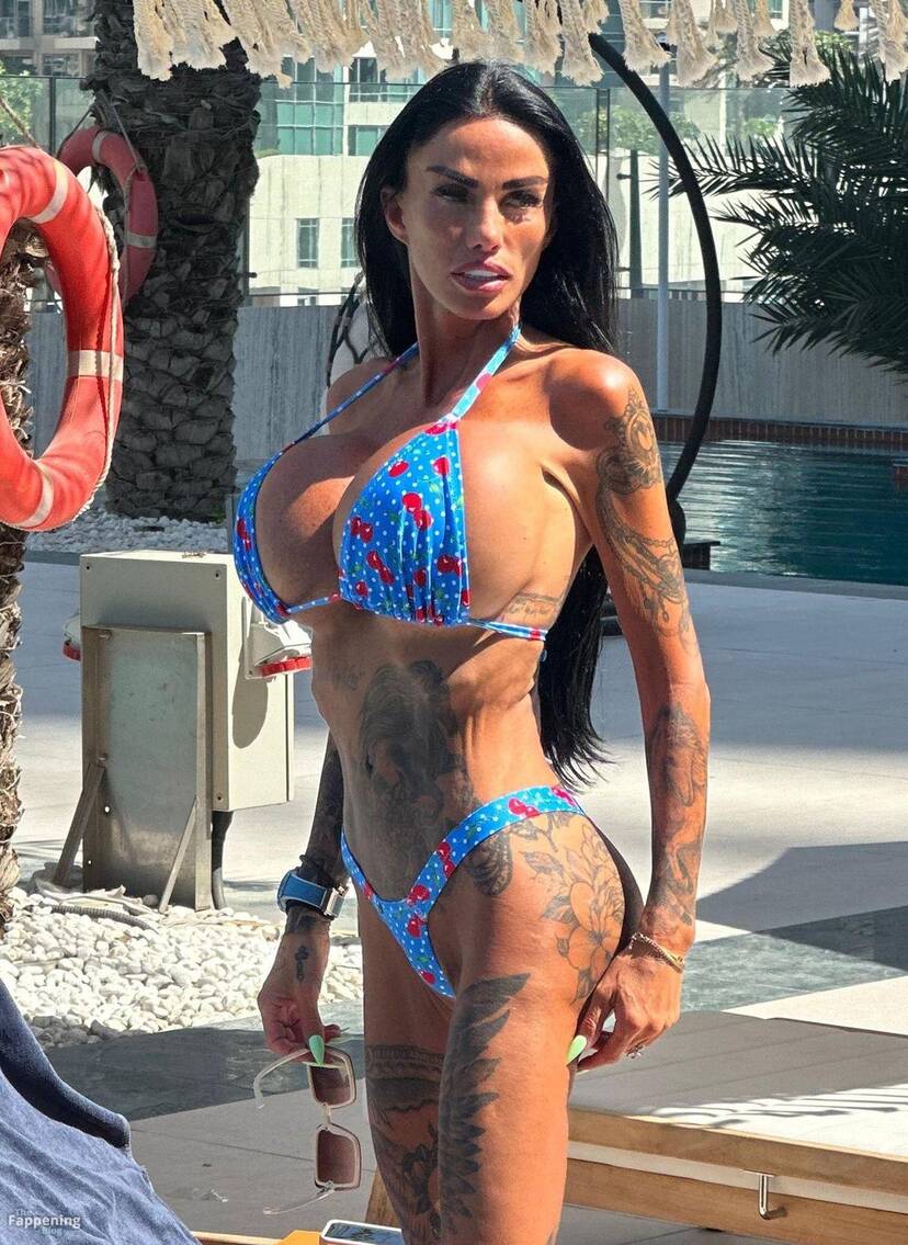 Katie Price Sexy 1
