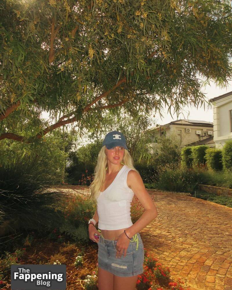 Keely Hodgkinson Sexy 1