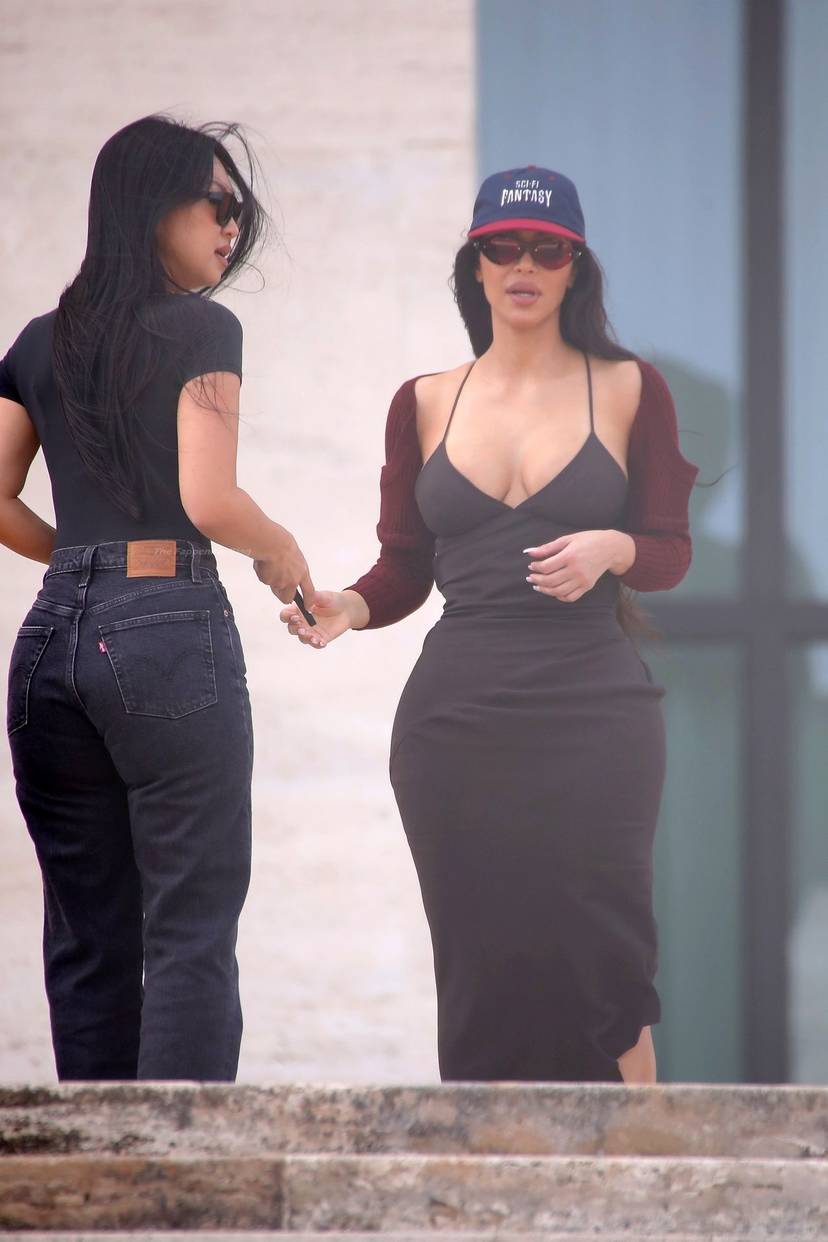 Kim Kardashian Sexy 9