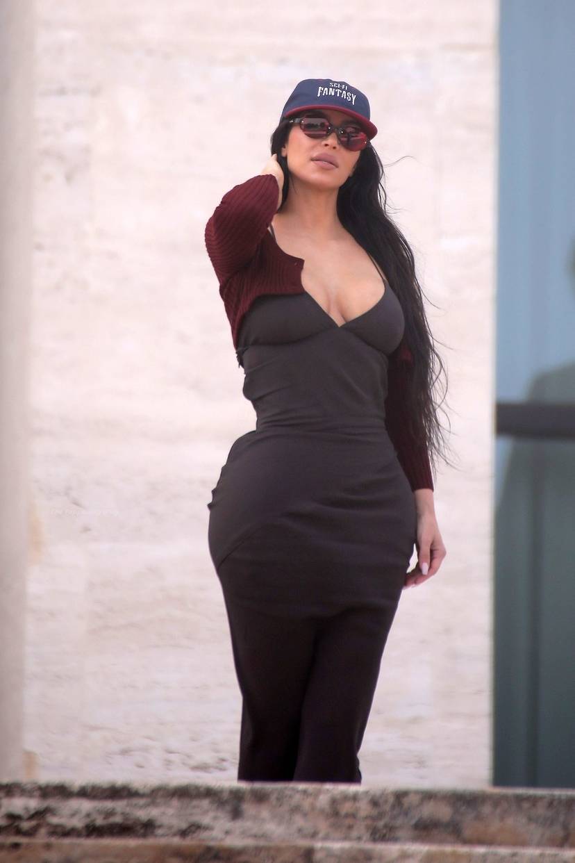 Kim Kardashian Sexy 12