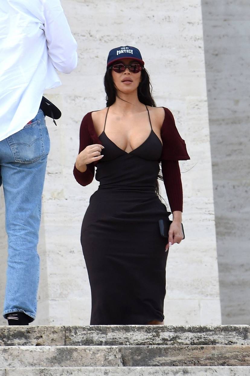 Kim Kardashian Sexy 81