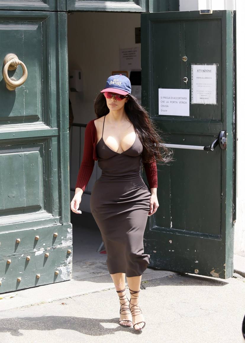 Kim Kardashian Sexy 84