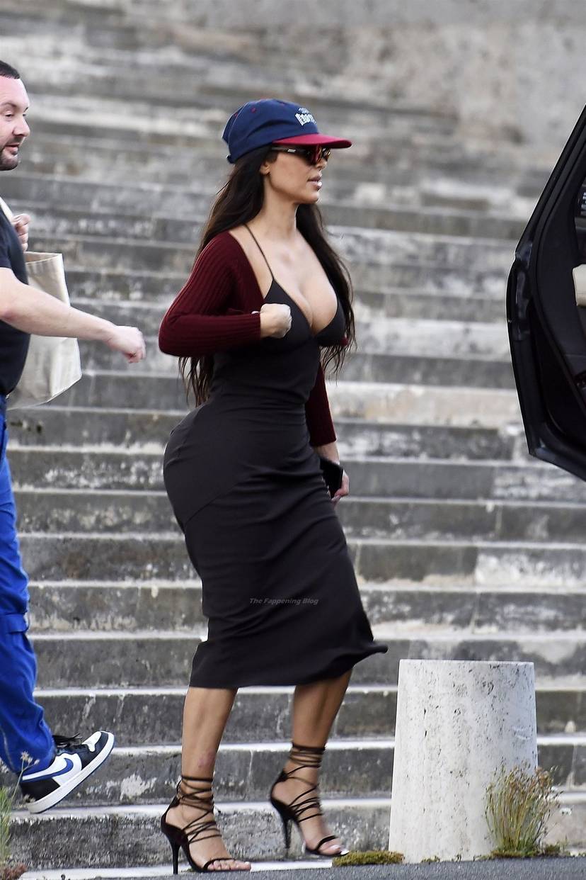 Kim Kardashian Sexy 93