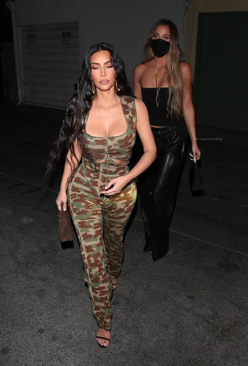 Kim Kardashian Sexy 36