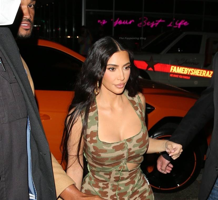 Kim Kardashian Sexy 70