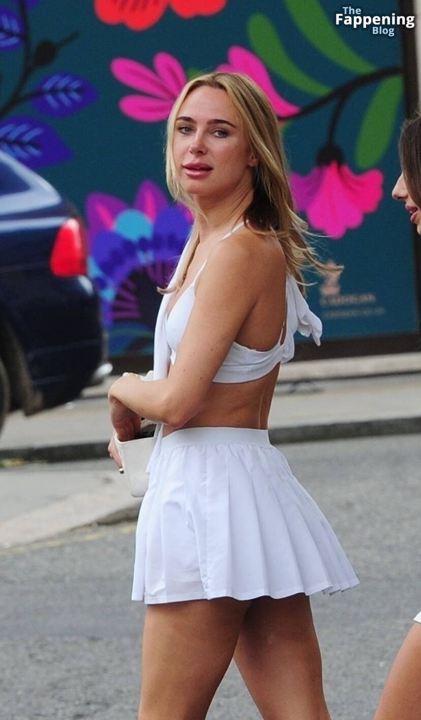 Kimberley Garner Sexy 1