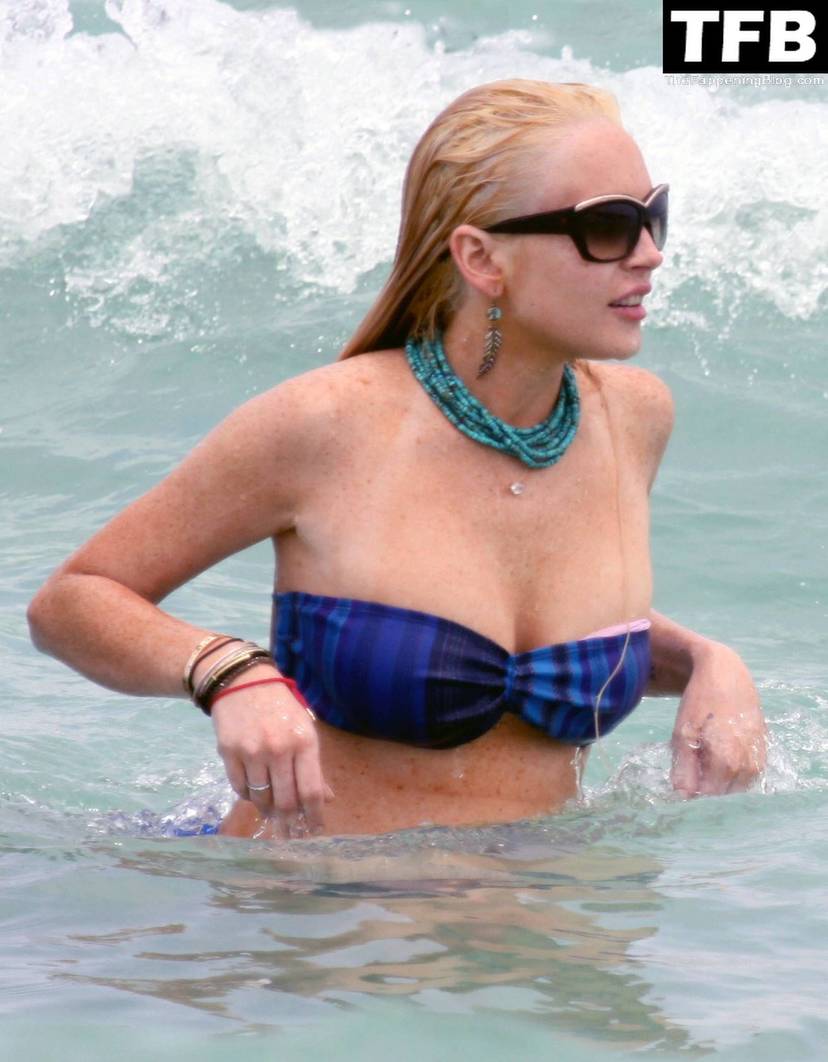 Lindsay Lohan Nude Sexy 57