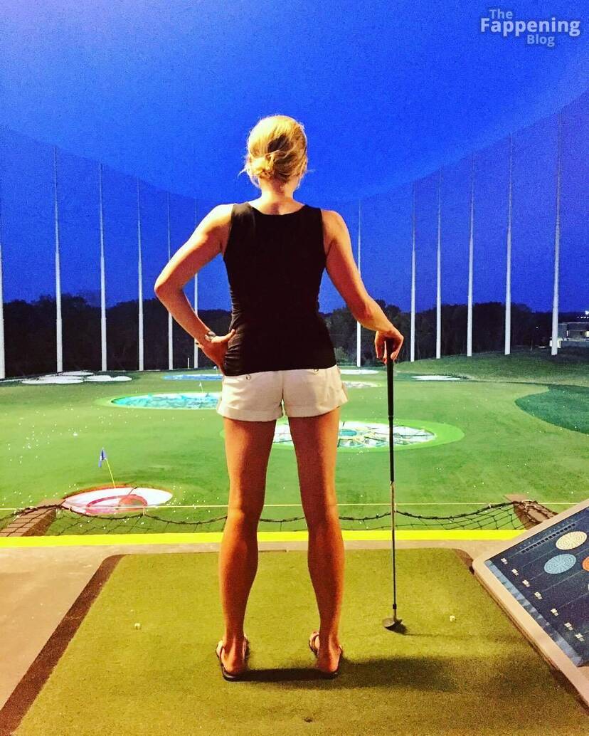 Lisa Kerney Sexy 1