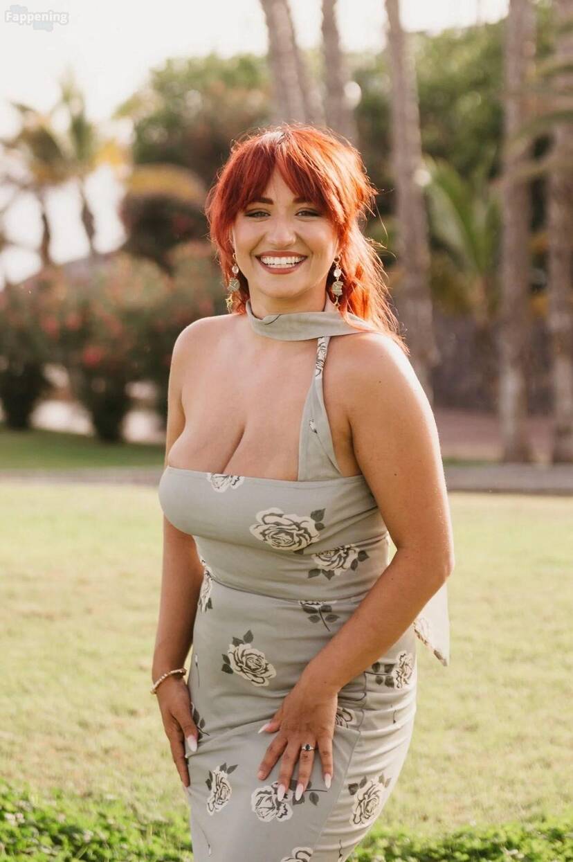 Little Laine Nude Sexy 1