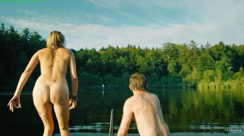 Lola Dockhorn Nude Sexy 1