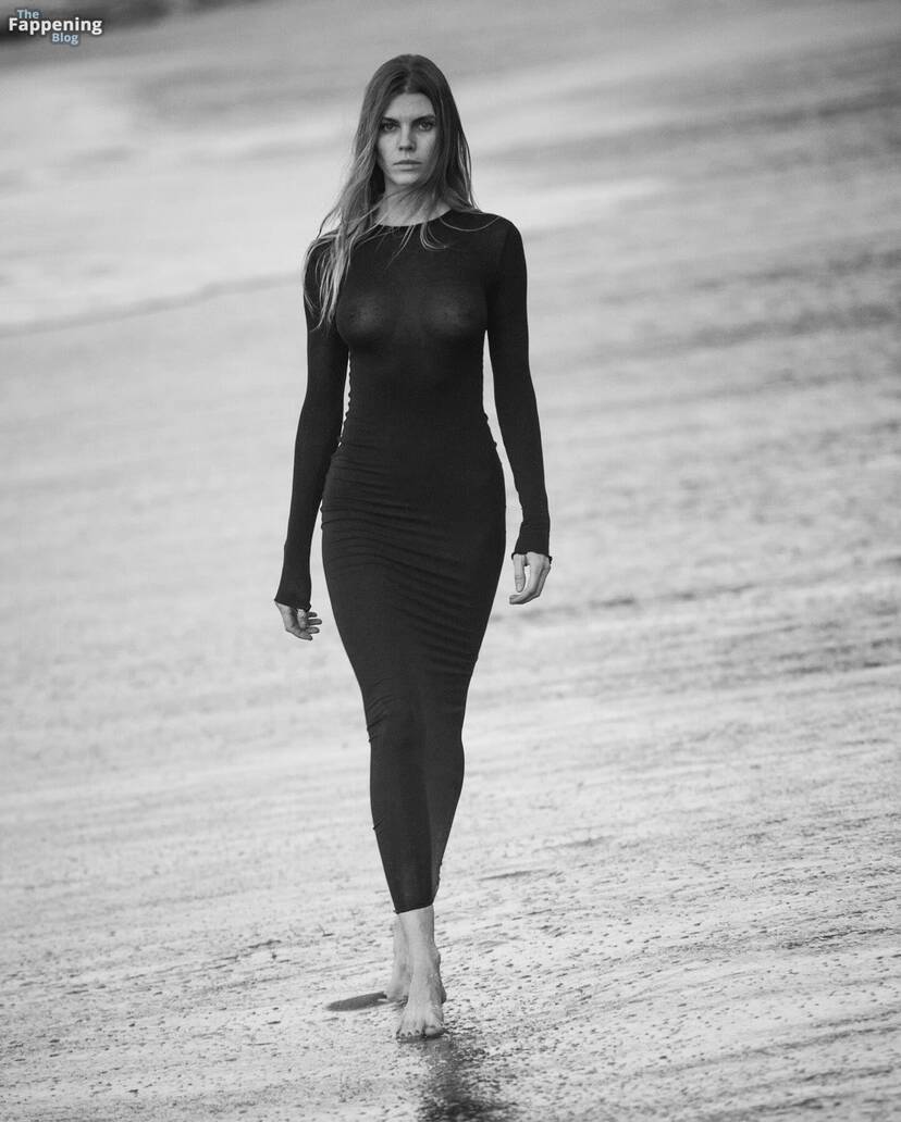 Maryna Linchuk Nude Tits 1