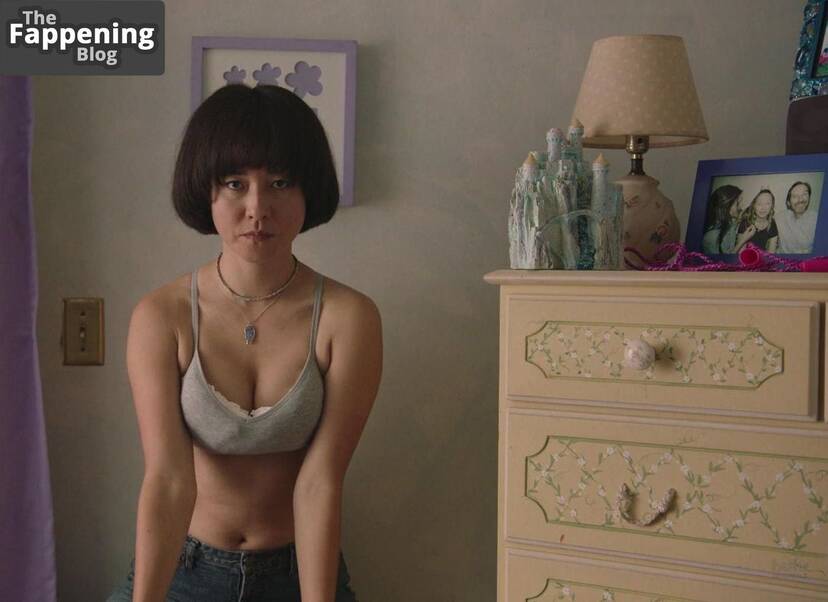 Maya Erskine Sexy 1