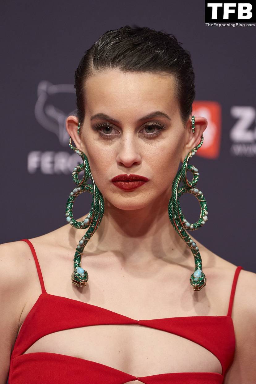 Milena Smit Braless Dress 1