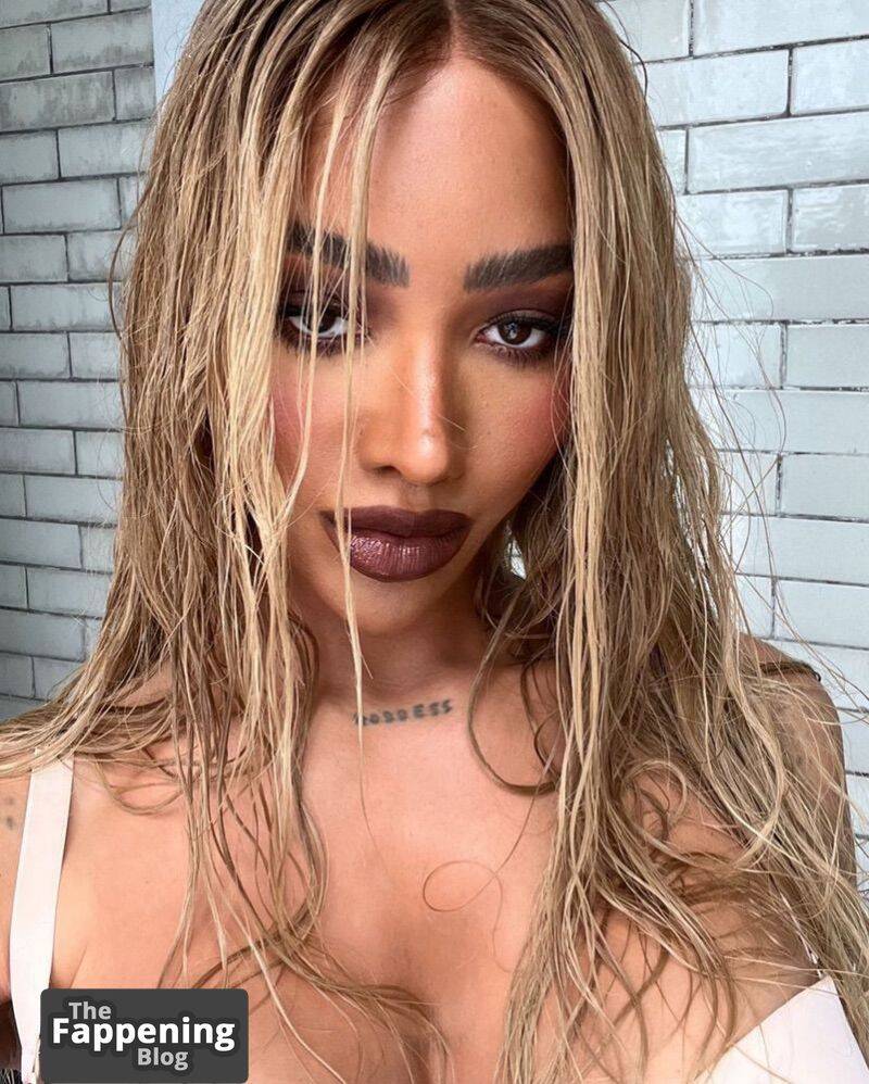Munroe Bergdorf Nude Sexy 1