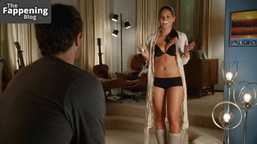 Olivia Munn Sexy 1
