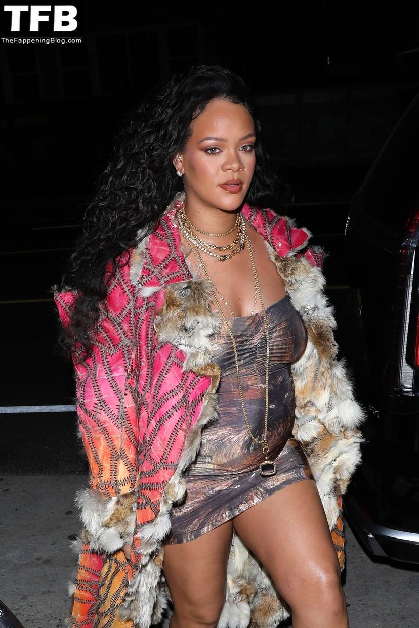 Rihanna Sexy 6