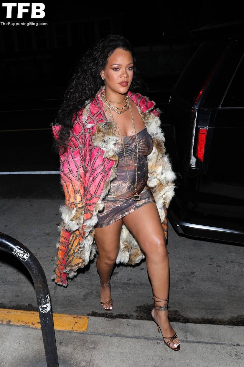 Rihanna Sexy 9